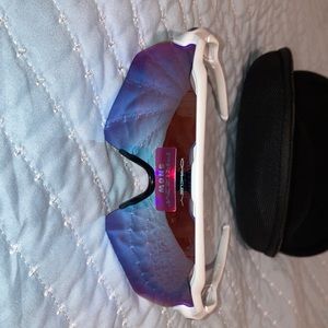 BRAND NEW! Still has sticker on them. PRIZM SNOW sunglasses!